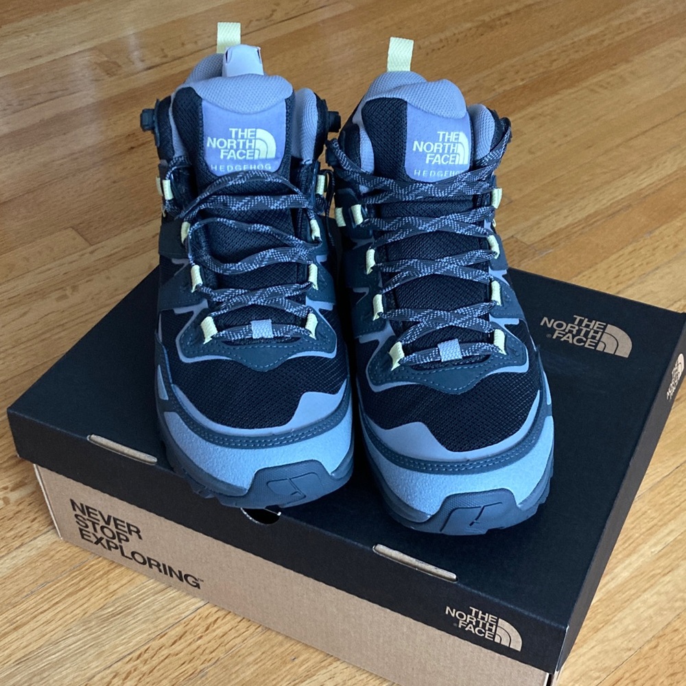 NWT BNIB The North Face Women’s  Black and Gray Athletic Shoes
